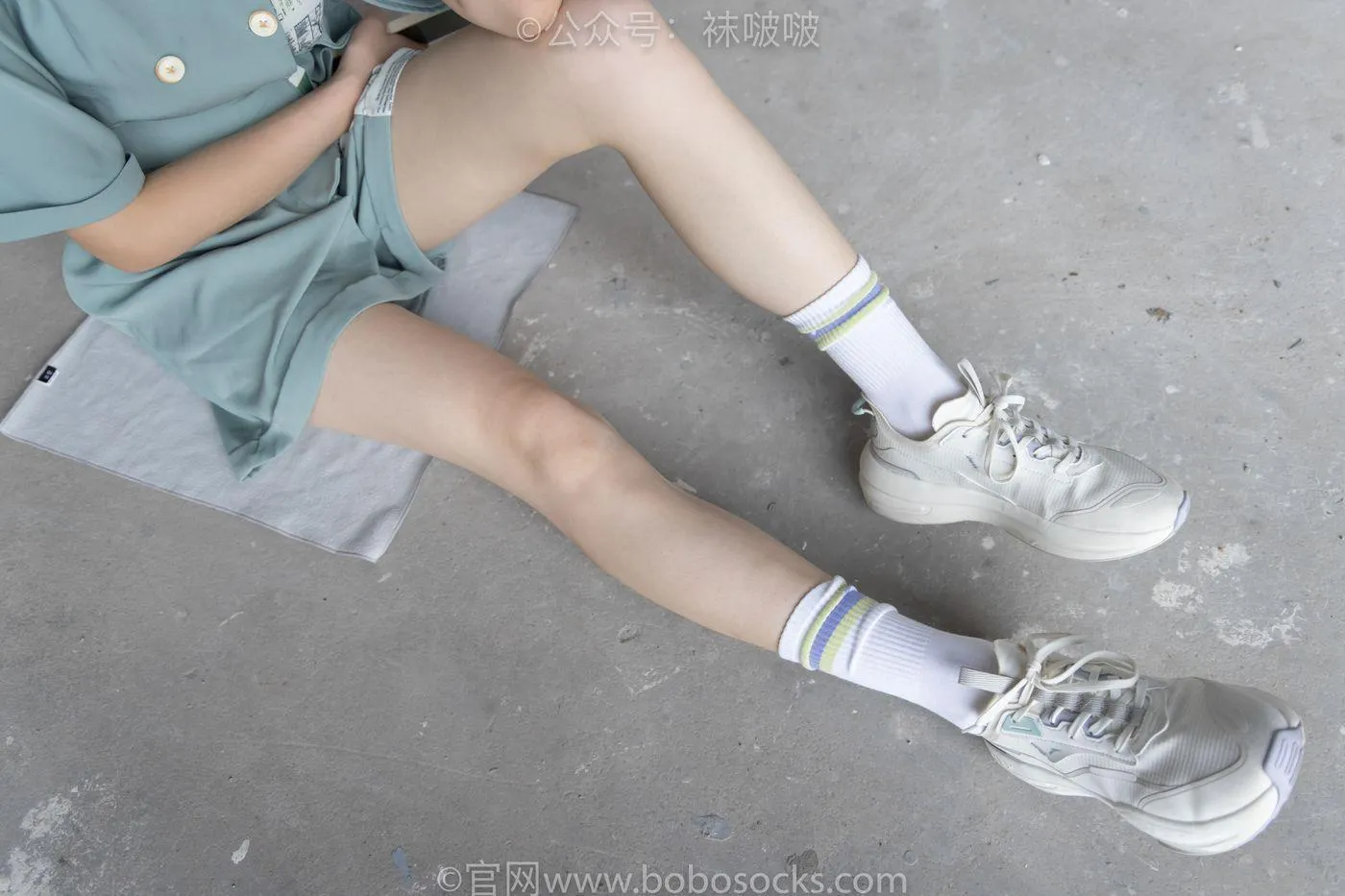 [BoBoSocks袜啵啵]NO.025 熊熊-安踏运动鞋、白色棉袜（踩脏）、裸足 [146P]插图4